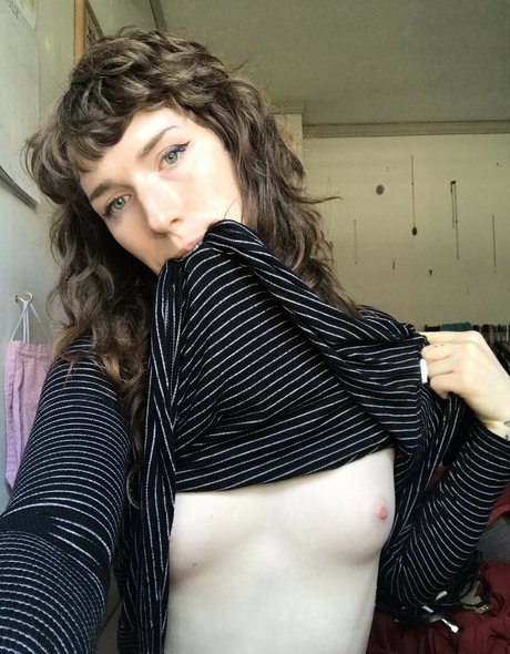 Foto desnuda filtrada de OnlyFans de Basilstrawberry