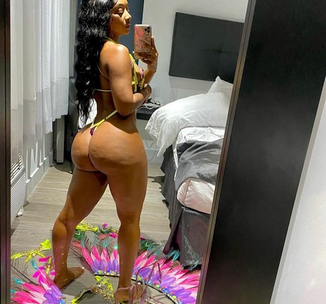 Foto desnuda filtrada de OnlyFans de Cathiimedialuna