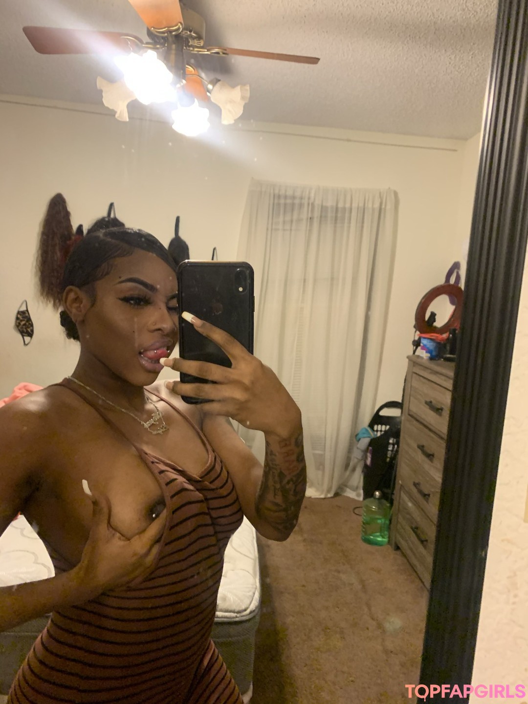 Foto desnuda filtrada de OnlyFans de Og Leah Swanky #7 Foto desnuda filtrada de OnlyFans de Og Leah Swanky #7