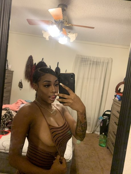 Og Leah Swanky