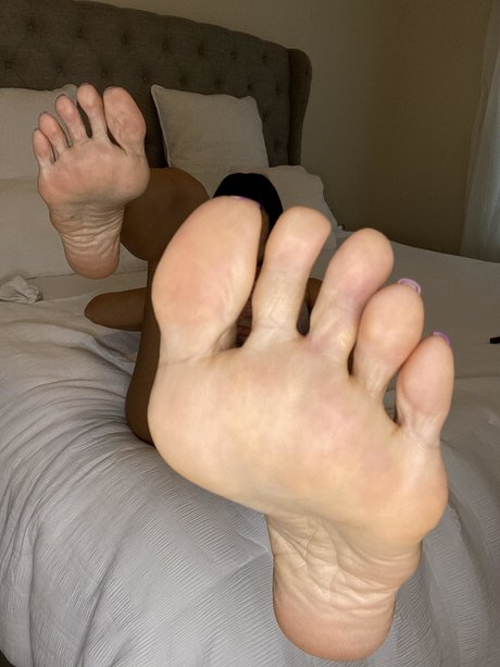 Foto desnuda filtrada de OnlyFans de Laprettyfeet4