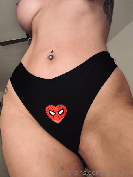 Foto desnuda filtrada de OnlyFans de Queen Red