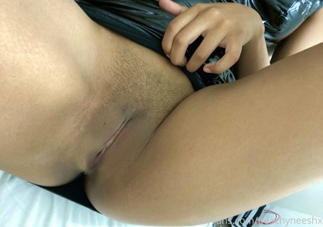 Foto desnuda filtrada de OnlyFans de Peachyneesh