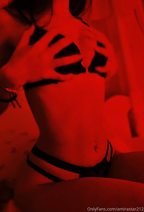 Foto desnuda filtrada de OnlyFans de Amira Maroulis