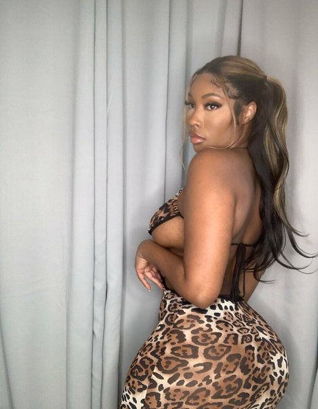 Foto desnuda filtrada de OnlyFans de Sobomb