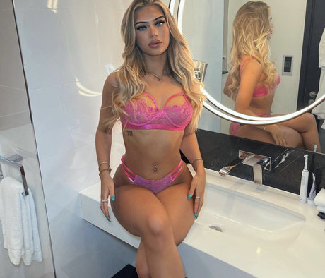 Foto desnuda filtrada de OnlyFans de Imogen Oakley