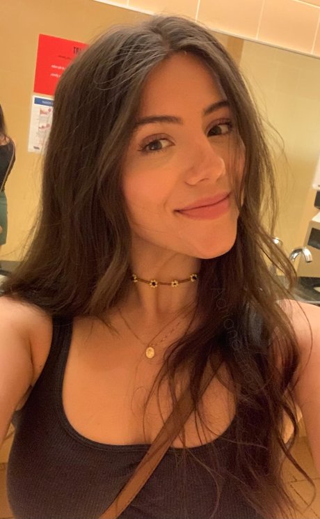 Adriana Mae