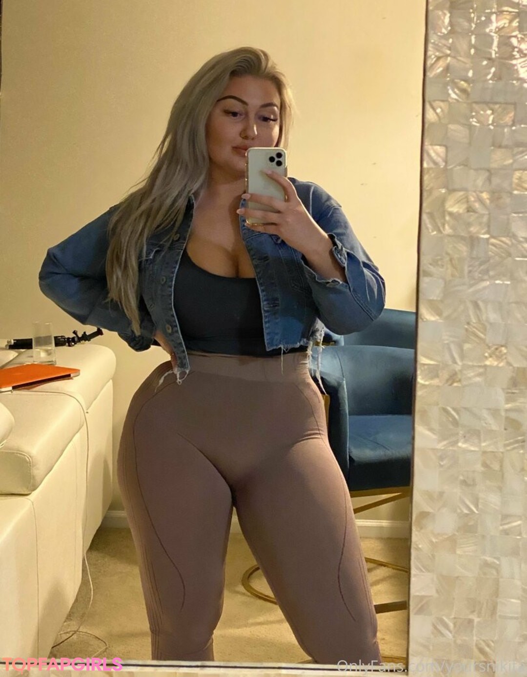 Foto desnuda filtrada de OnlyFans de Yoursnikita #94 Foto desnuda filtrada de OnlyFans de Yoursnikita #94