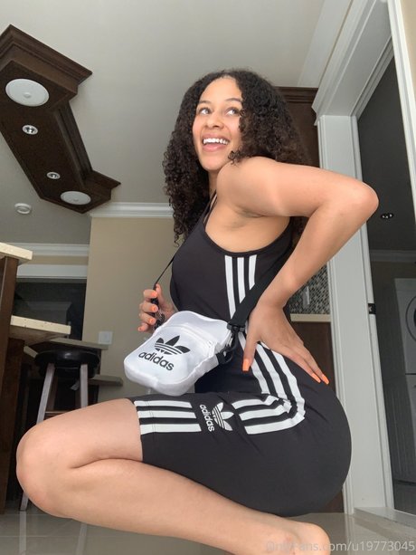 Foto desnuda filtrada de OnlyFans de Luvaluva