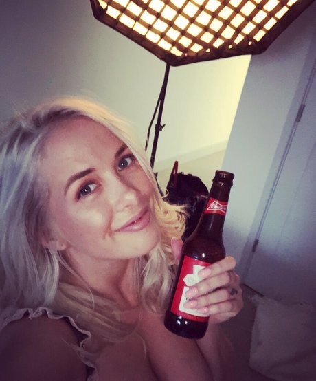 Elizzabeth James