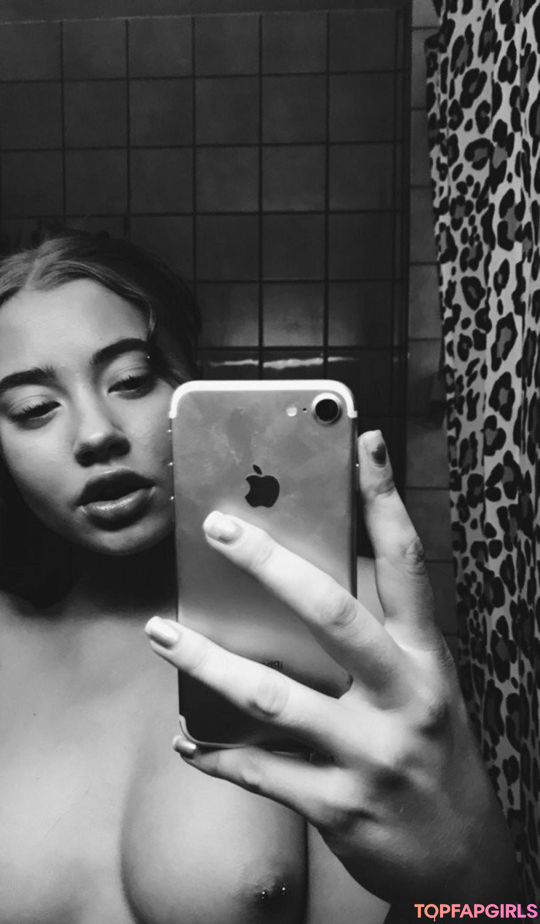 Foto desnuda filtrada de OnlyFans de Number One Maid #59 Foto desnuda filtrada de OnlyFans de Number One Maid #59