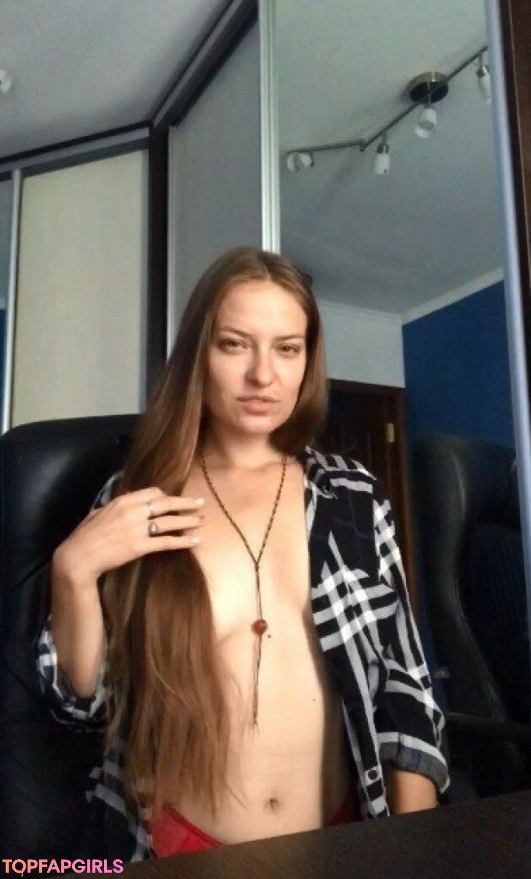 Foto desnuda filtrada de OnlyFans de Crazy Layla #102 Foto desnuda filtrada de OnlyFans de Crazy Layla #102