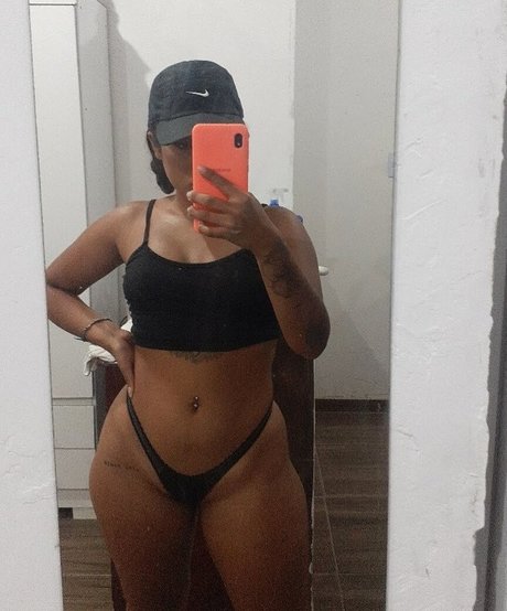 Foto desnuda filtrada de OnlyFans de Giovanna Santos