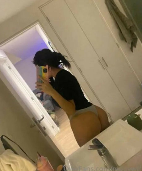 Monywtflive