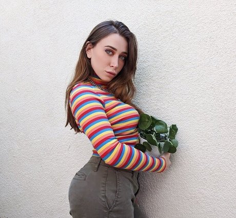 Angelica Trae