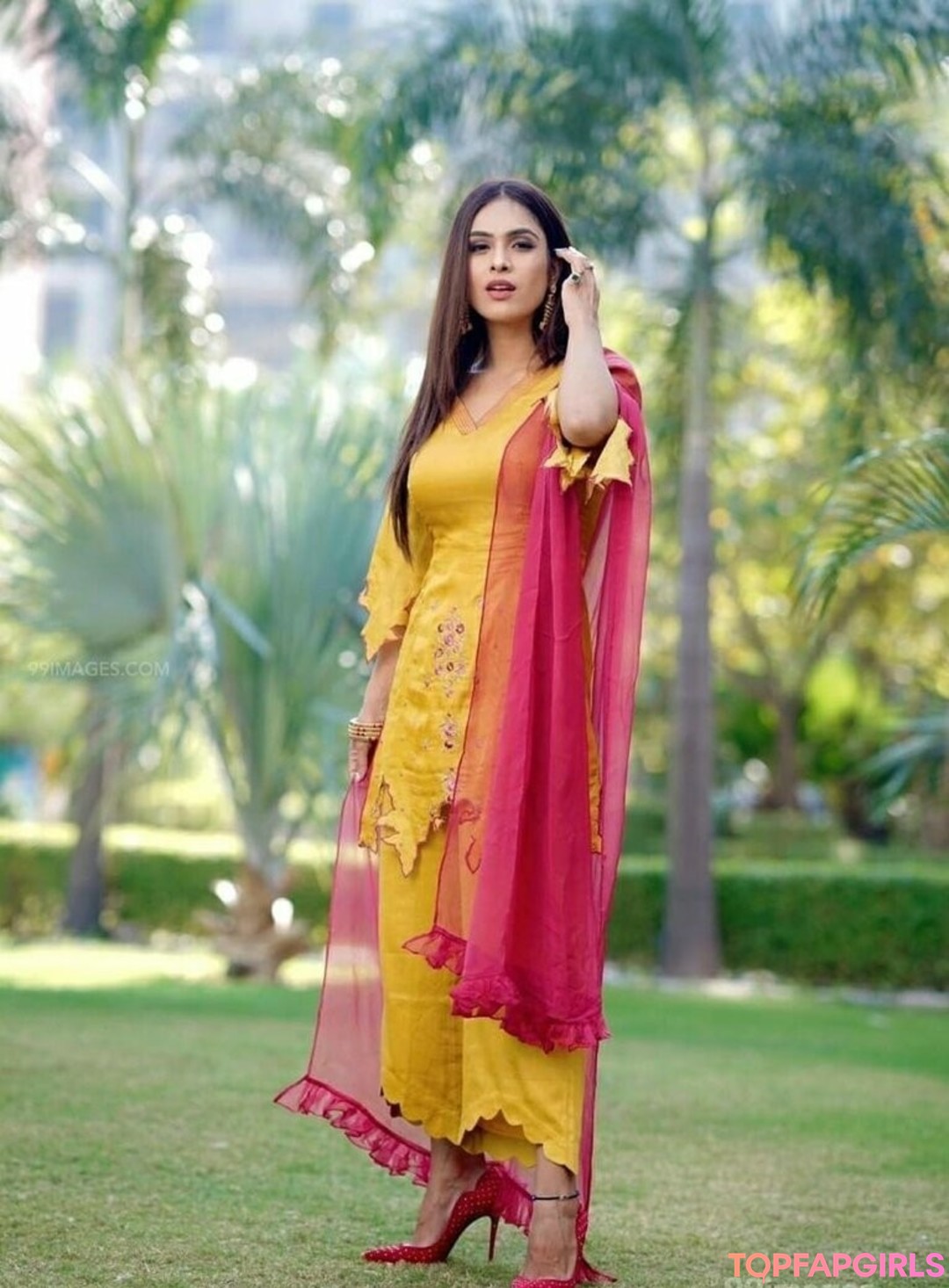 Foto desnuda filtrada de OnlyFans de Neha Malik #413 Foto desnuda filtrada de OnlyFans de Neha Malik #413