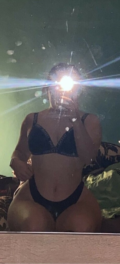 Foto desnuda filtrada de OnlyFans de Laylaxx00