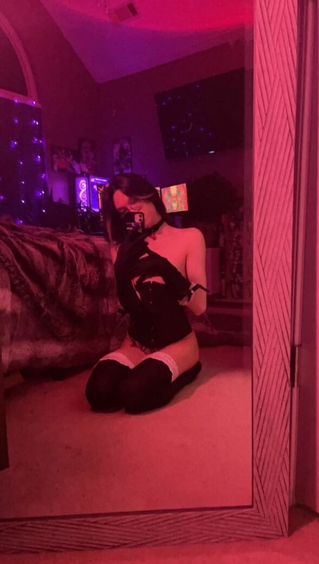 Foto desnuda filtrada de OnlyFans de Xcharlierae