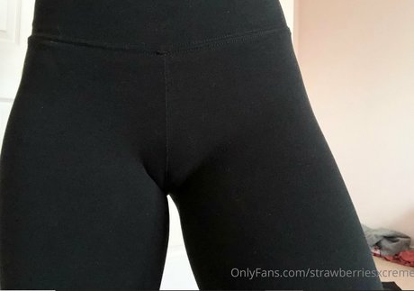 Foto desnuda filtrada de OnlyFans de Strawberriesxcreme