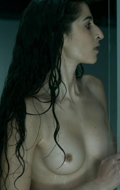 Alba Flores