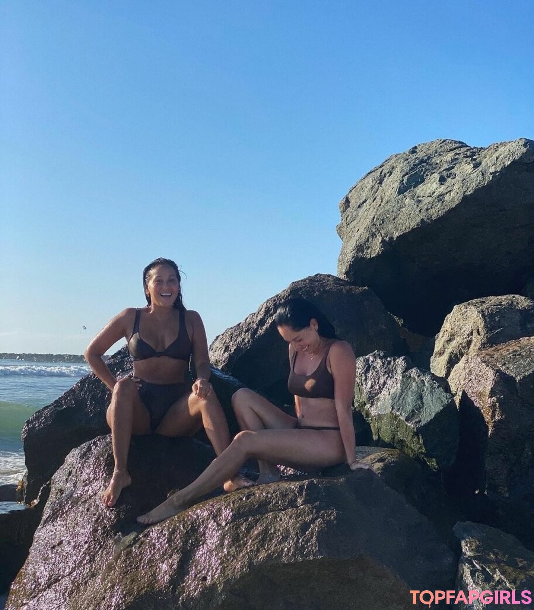 Foto desnuda filtrada de OnlyFans de Adrienne Bailon #47 Foto desnuda filtrada de OnlyFans de Adrienne Bailon #47