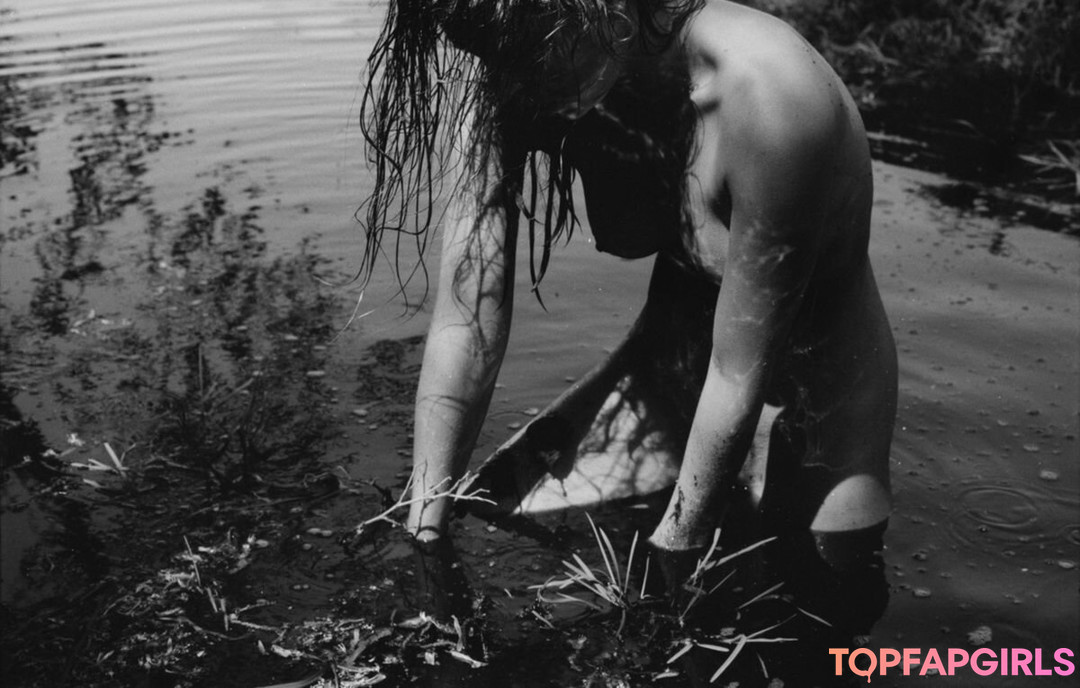 Foto desnuda filtrada de OnlyFans de Marisa Papen #134 Foto desnuda filtrada de OnlyFans de Marisa Papen #134