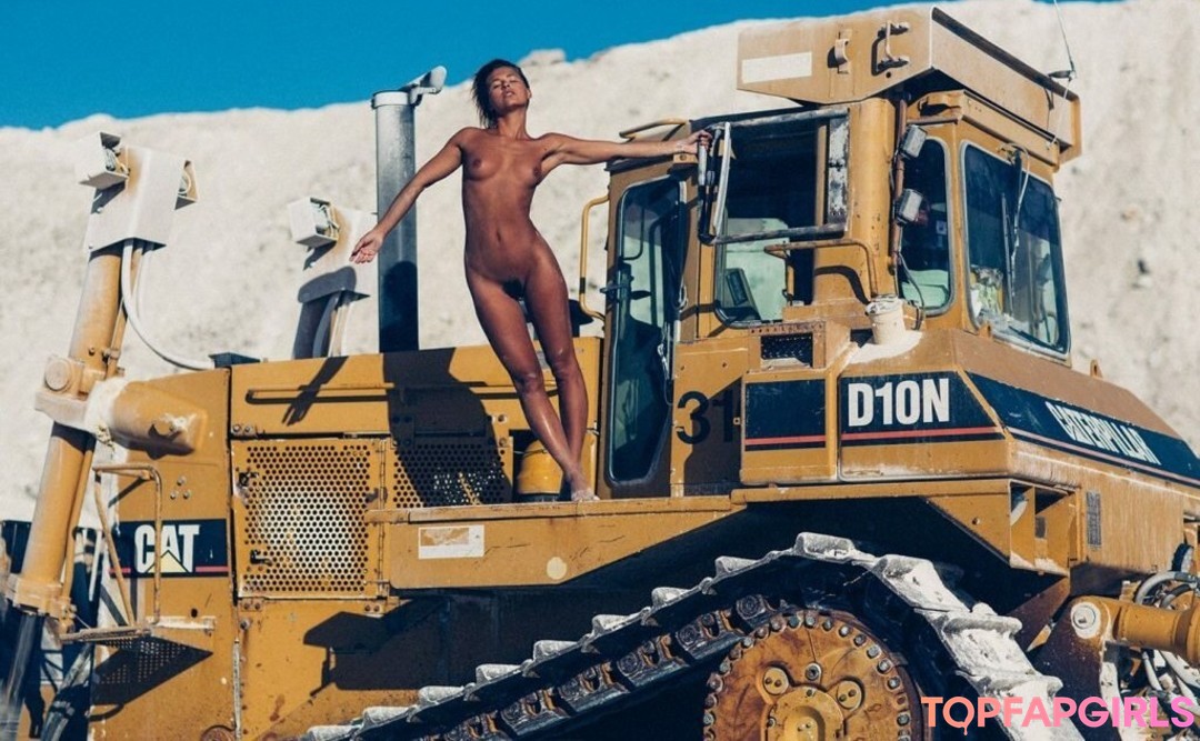 Foto desnuda filtrada de OnlyFans de Marisa Papen #82 Foto desnuda filtrada de OnlyFans de Marisa Papen #82