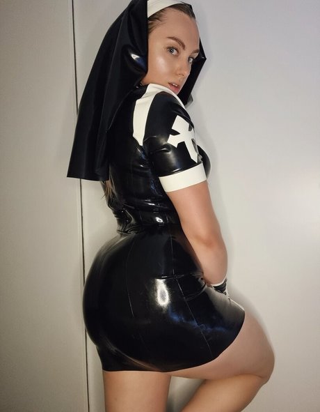Foto desnuda filtrada de OnlyFans de georginasuccubus
