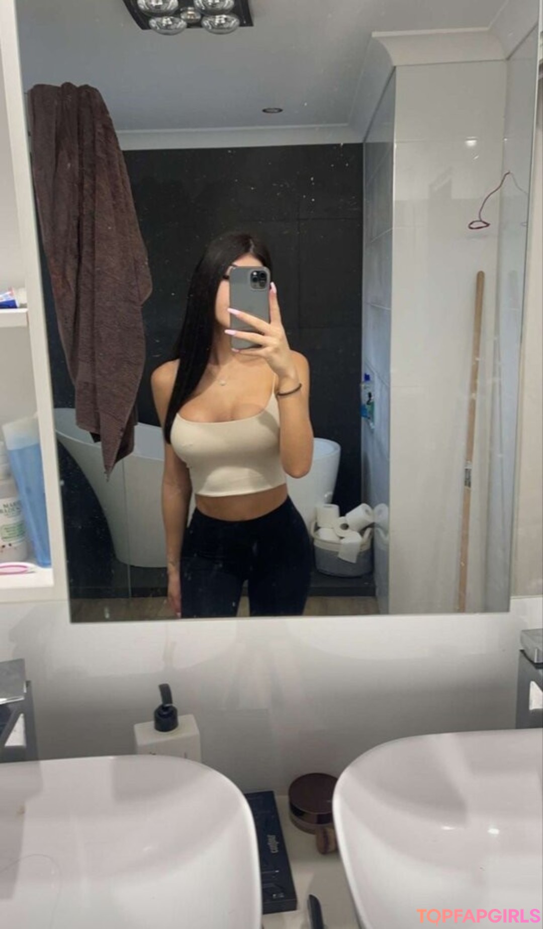 Foto desnuda filtrada de OnlyFans de Selin Yalim Nude #17 Foto desnuda filtrada de OnlyFans de Selin Yalim Nude #17