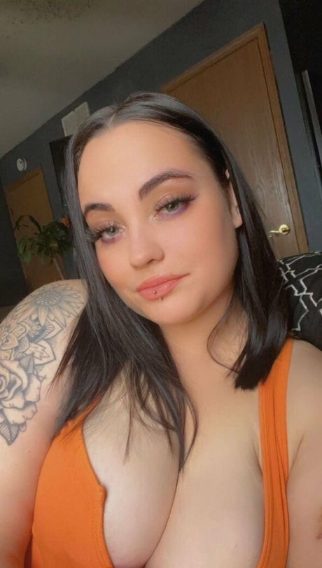 Hornythickkitten