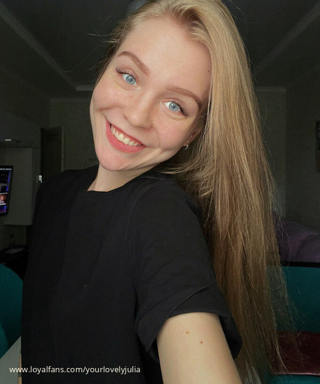 Foto desnuda filtrada de OnlyFans de Yourlovelyjulia
