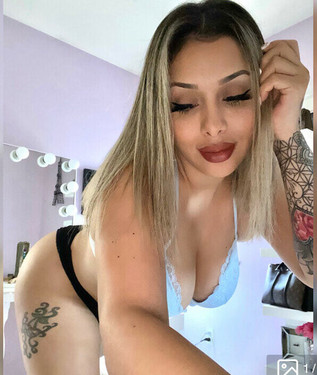 Foto desnuda filtrada de OnlyFans de Hellomissbianca