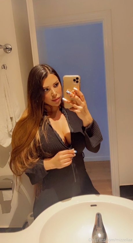 Mizz Ellaa Asmr