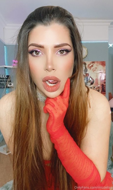 Mizz Ellaa Asmr