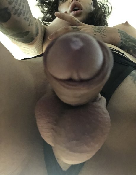 Foto desnuda filtrada de OnlyFans de Ts Emy Lee