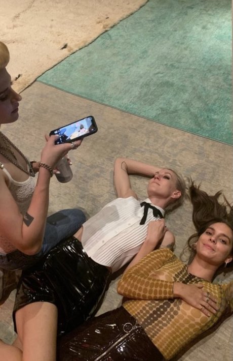 Foto desnuda filtrada de OnlyFans de Caitlin Stasey