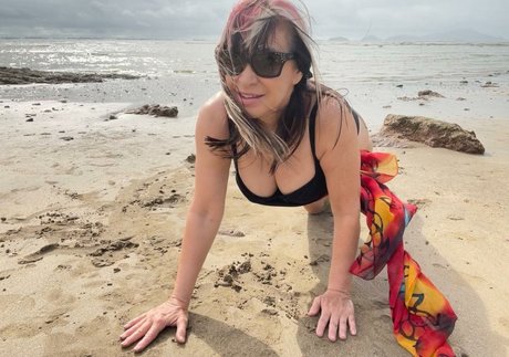 Foto desnuda filtrada de OnlyFans de Cynthia Rothrock