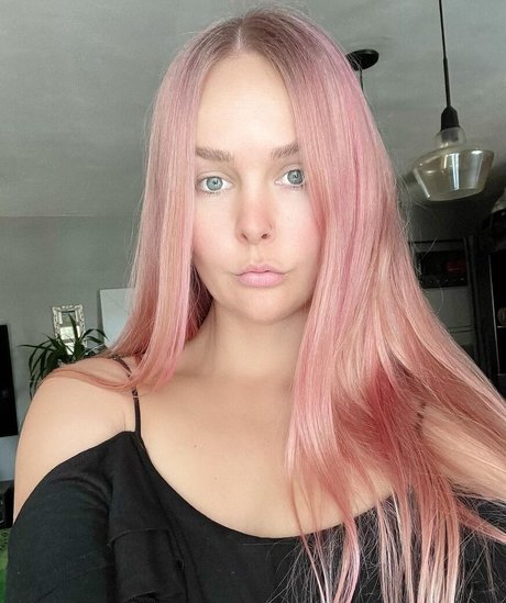 Foto desnuda filtrada de OnlyFans de Athena Lundberg