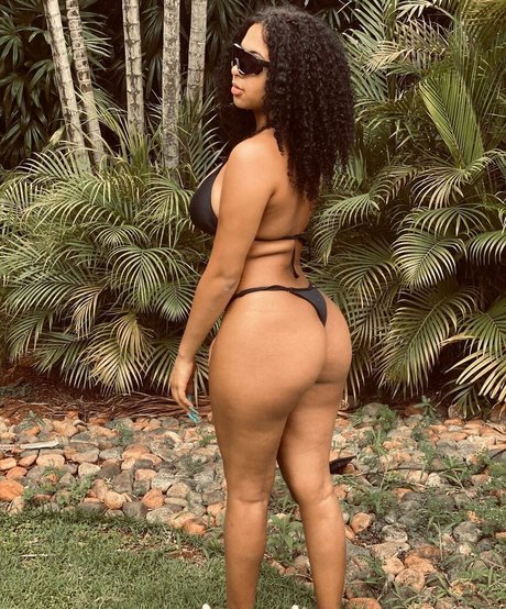 Vitoria Oliveira