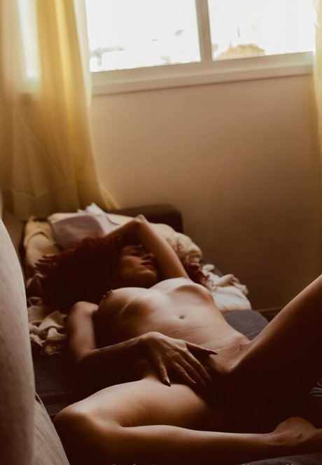 Foto desnuda filtrada de OnlyFans de Dhebora Schenoor