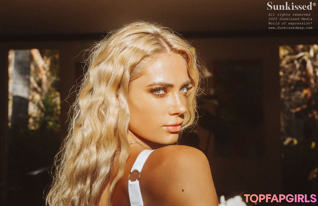 Foto desnuda filtrada de OnlyFans de Sunkissedmag #358 Foto desnuda filtrada de OnlyFans de Sunkissedmag #358