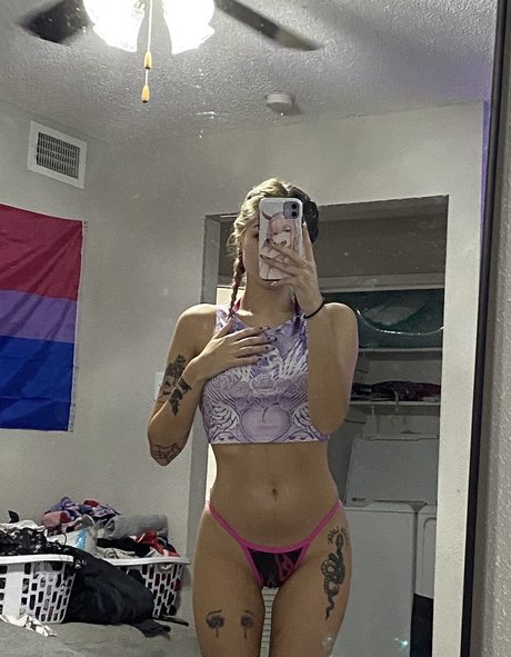 Foto desnuda filtrada de OnlyFans de Emofio