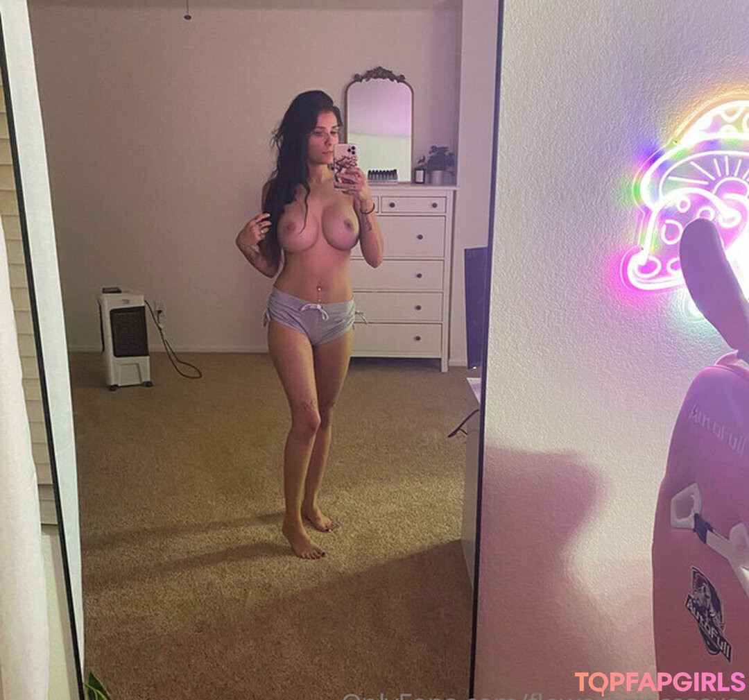 Foto desnuda filtrada de OnlyFans de Flowerprincessxo #3 Foto desnuda filtrada de OnlyFans de Flowerprincessxo #3