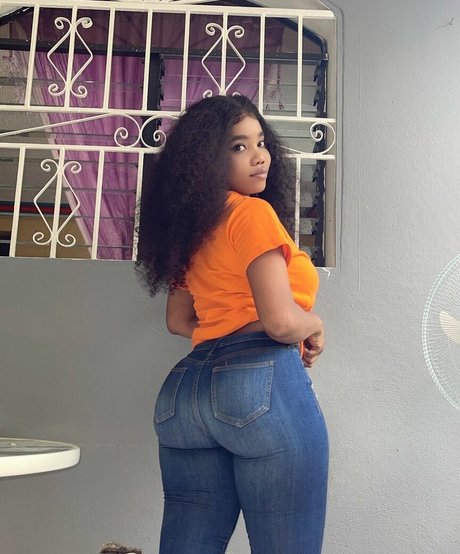 Foto desnuda filtrada de OnlyFans de Sphakia Sanon