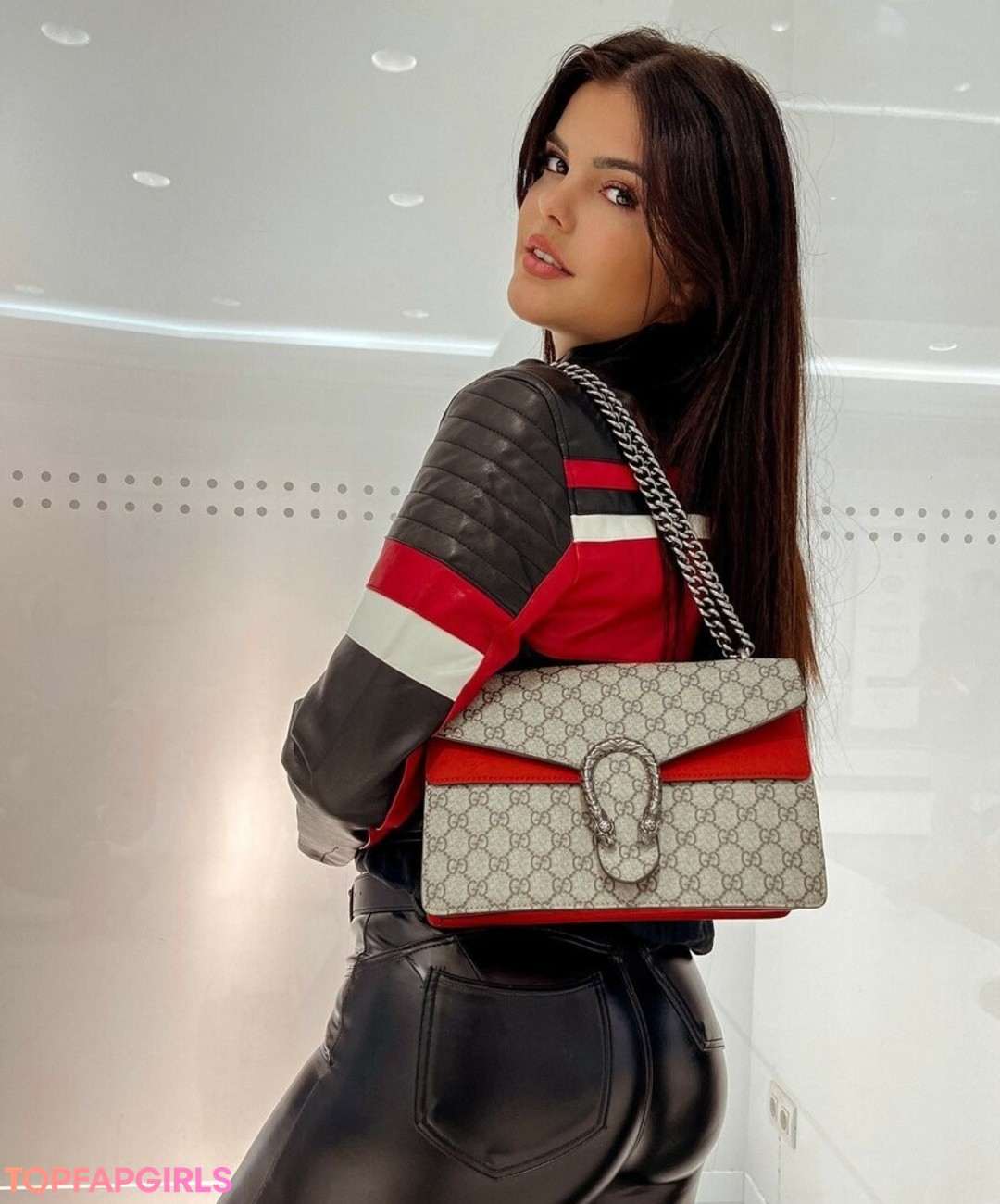 Foto desnuda filtrada de OnlyFans de Larawinter #8 Foto desnuda filtrada de OnlyFans de Larawinter #8