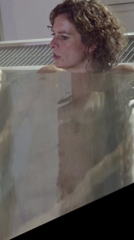 Foto desnuda filtrada de OnlyFans de Alex Polizzi