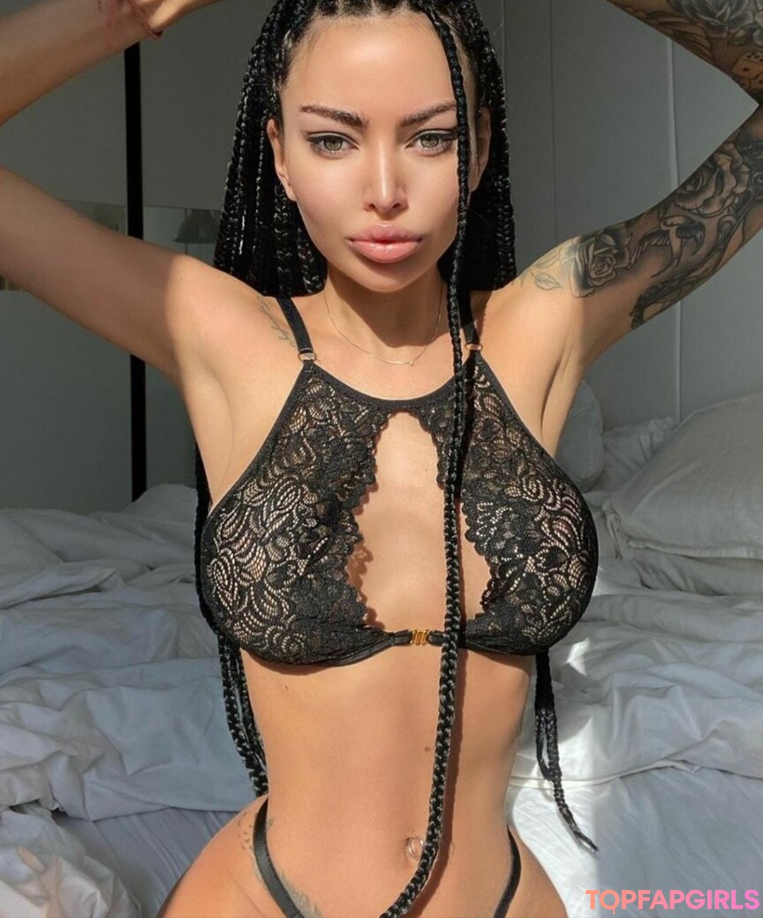 Foto desnuda filtrada de OnlyFans de Alena Omovich #419 Foto desnuda filtrada de OnlyFans de Alena Omovich #419