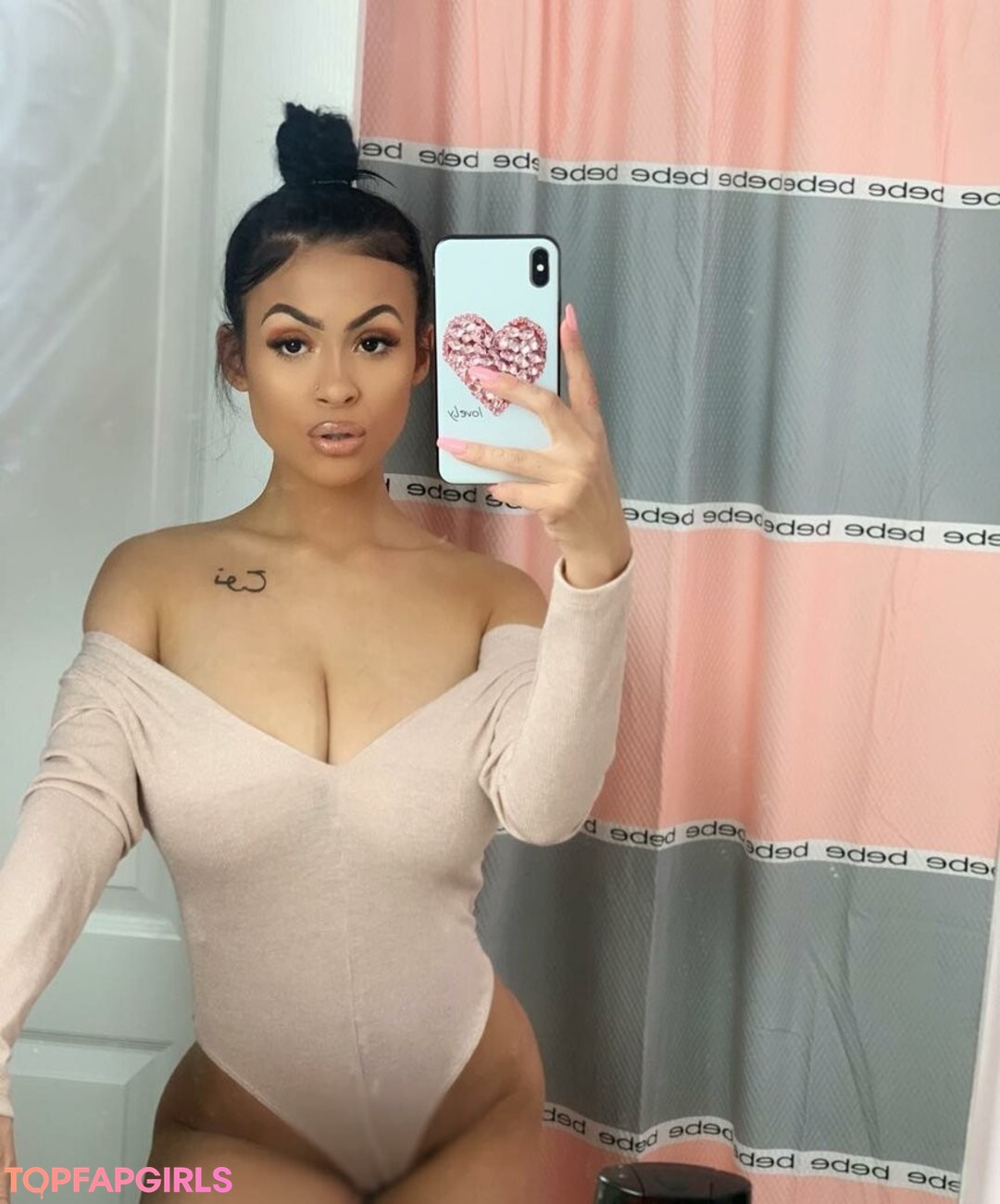 Foto desnuda filtrada de OnlyFans de Kaylinaeileennn #24 Foto desnuda filtrada de OnlyFans de Kaylinaeileennn #24