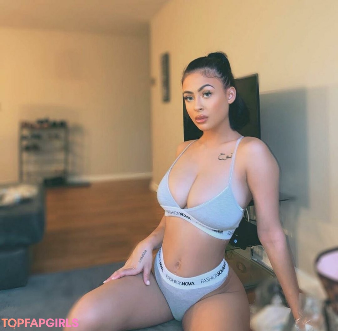 Foto desnuda filtrada de OnlyFans de Kaylinaeileennn #26 Foto desnuda filtrada de OnlyFans de Kaylinaeileennn #26