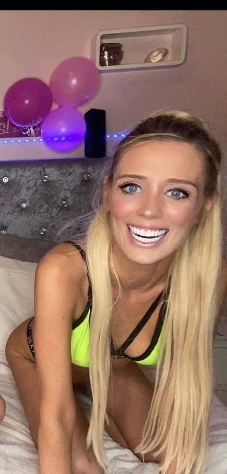 Foto desnuda filtrada de OnlyFans de Kirstybrightmore